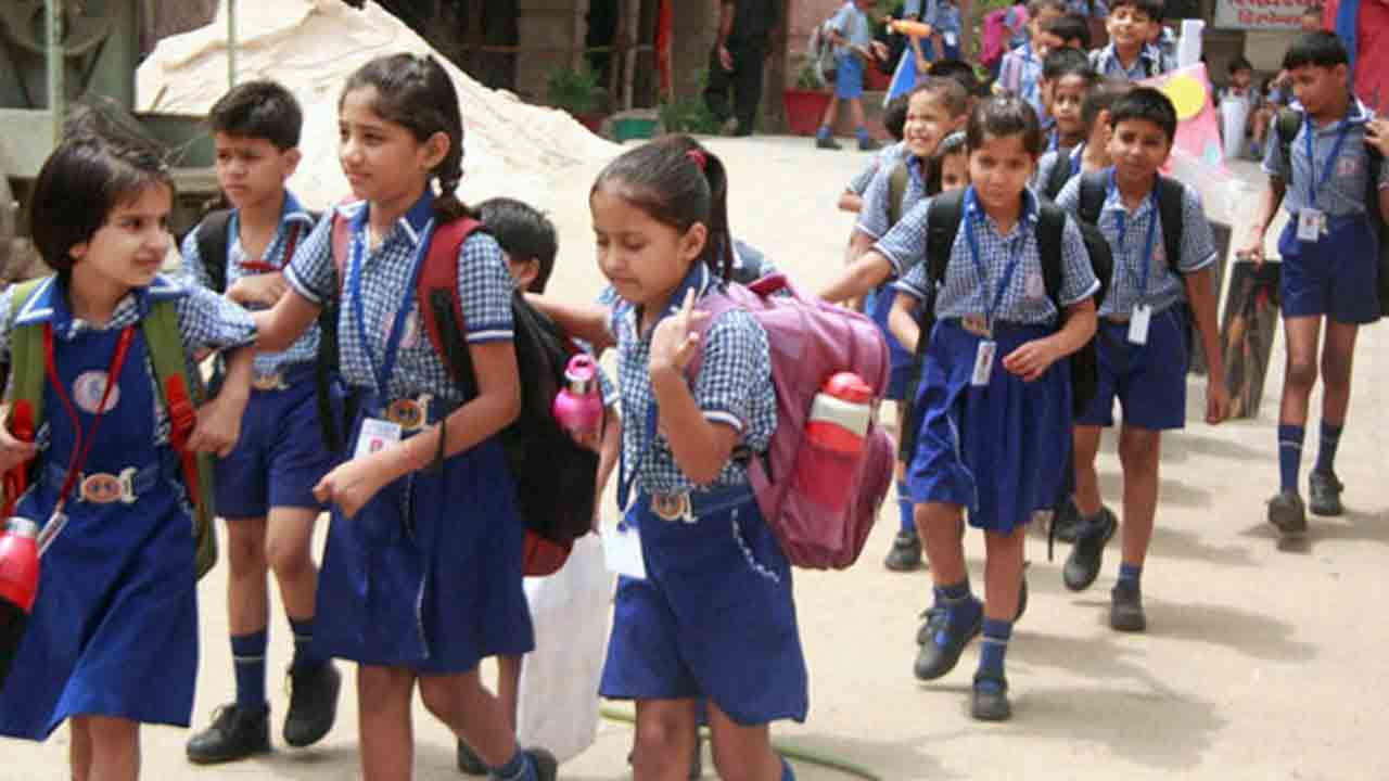 15 నుంచి ఒంటిపూట బడులు