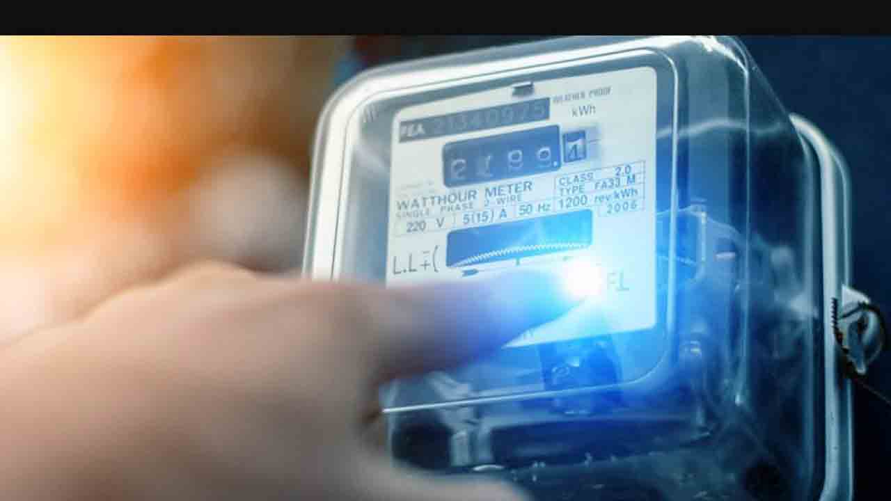 సగం మందికే ఉచిత కరెంట్‌