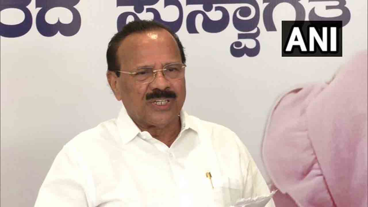 బీజేపీలో మాజీ సీఎంల పోరు : య‌డ్యూర‌ప్ప వ‌ర్సెస్ స‌దానంద గౌడ‌