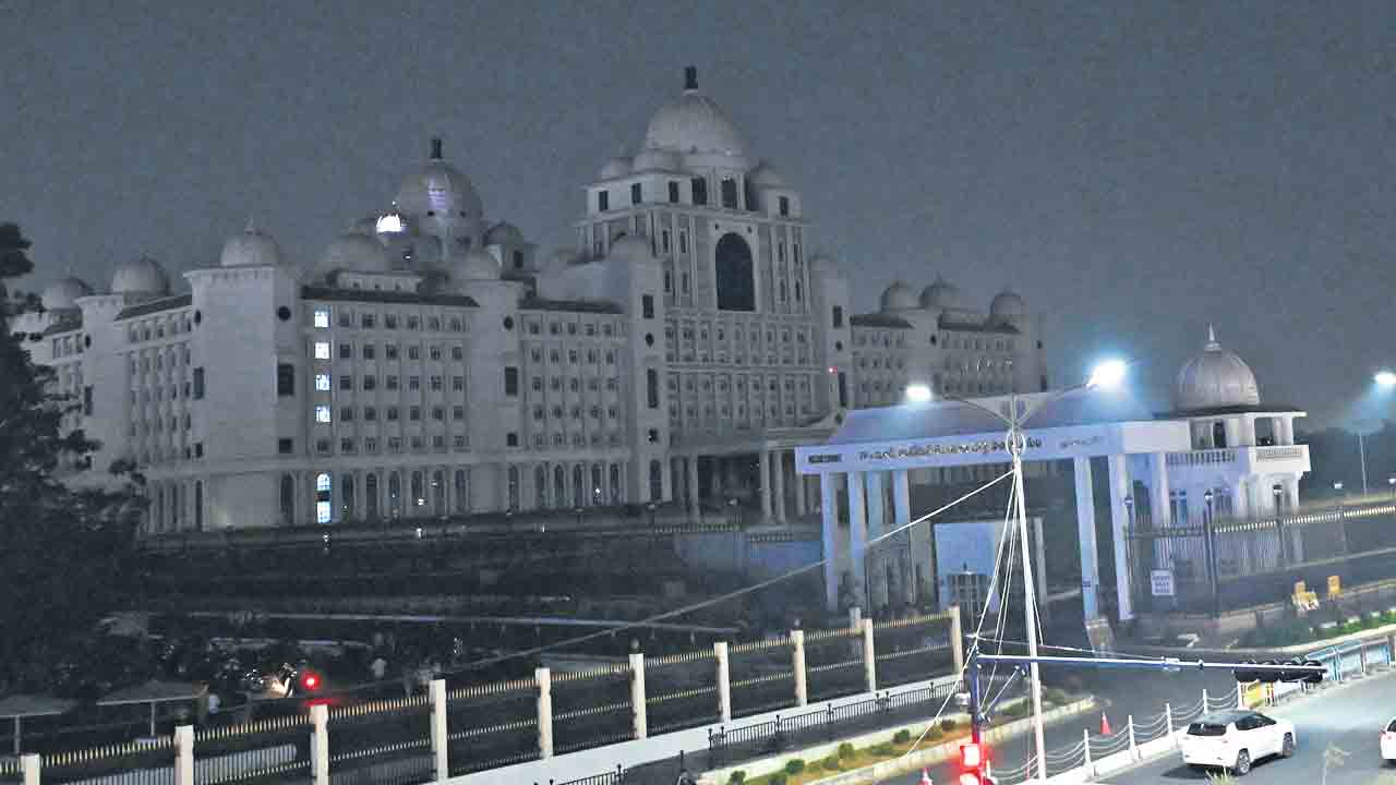 రాజధానిలో పలుచోట్ల ఎర్త్‌ అవర్‌