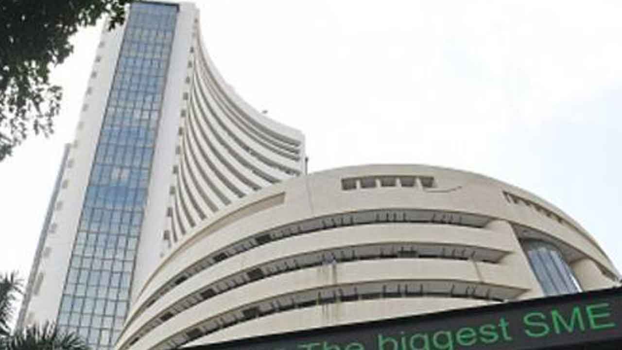 Stock Market | ఫ్లాట్గా ముగిసిన సూచీలు.. పెరిగిన ఐటీ, మెటల్ షేర్లు..