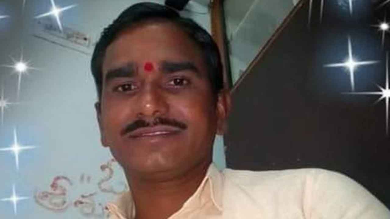 Siricilla | ఉపాధిలేక సిరిసిల్లలో చేనేత కార్మికుడు బలవన్మరణం