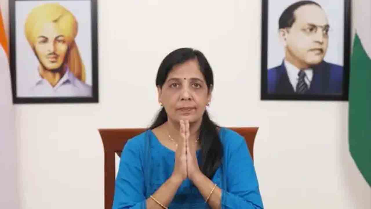 Sunita Kejriwal | కేజ్రీవాల్ సింహం..ఆయ‌న‌ను కాషాయ పాల‌కులు జైల్లో బంధించ‌లేరు : సునీతా కేజ్రీవాల్‌