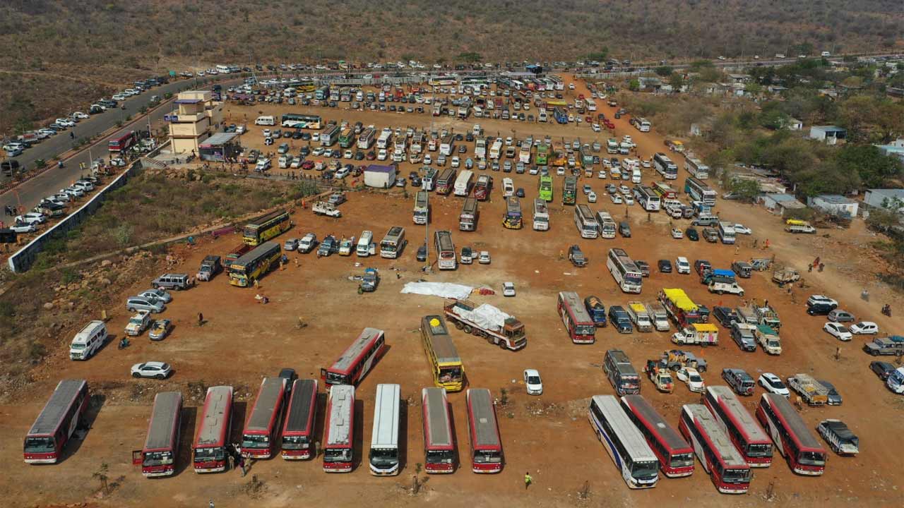 Srisailam | శ్రీశైలం వచ్చే భక్తులకు అలర్ట్‌.. బస్సులు, ప్రైవేటు వాహనాలకు నో పర్మిషన్‌!