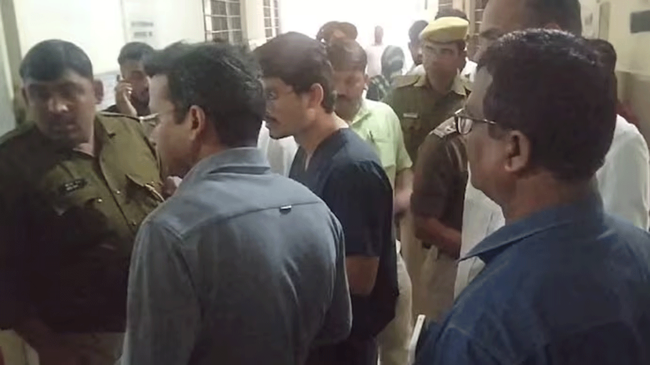 మ‌హాశివ‌రాత్రి ఊరేగింపులో విషాదం : విద్యుత్ షాక్‌తో 14 మంది చిన్నారుల‌కు గాయాలు