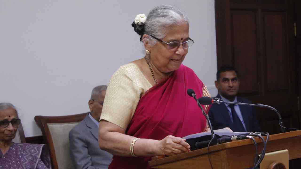 Sudha Murty: రాజ్య‌స‌భ ఎంపీగా సుధా మూర్తి ప్ర‌మాణ స్వీకారం