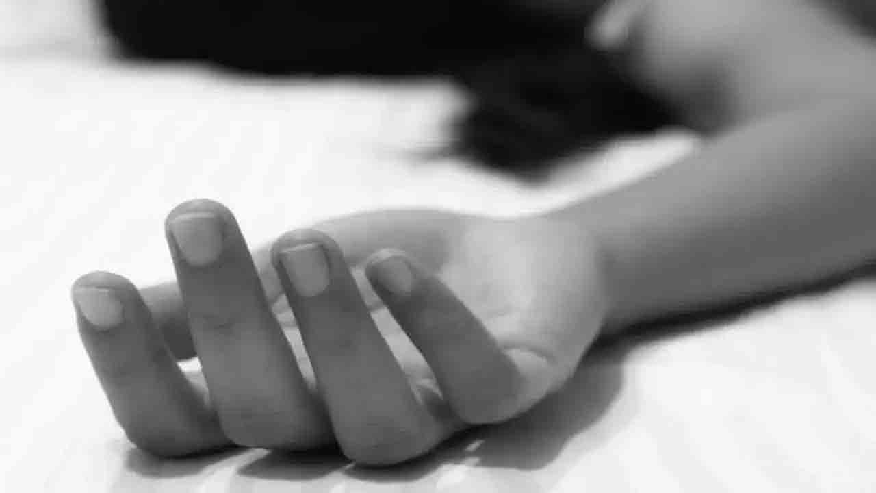 Suicide | కర్నాటకలో ముగ్గురు అనంతపురం వాసులు ఆత్మహత్య