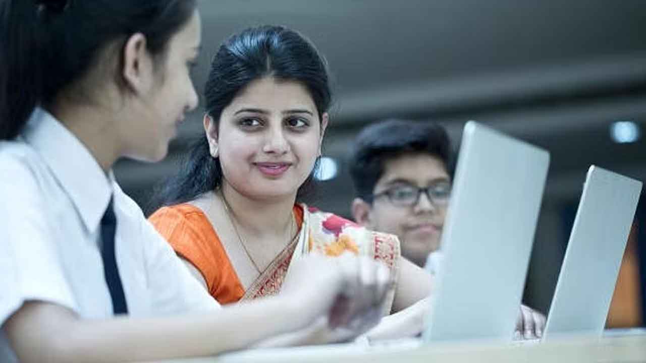 Dress Code | అక్కడ టీచర్లకూ డ్రెస్‌కోడ్‌.. ప్రైవేట్‌ ఉపాధ్యాయులకు కూడా