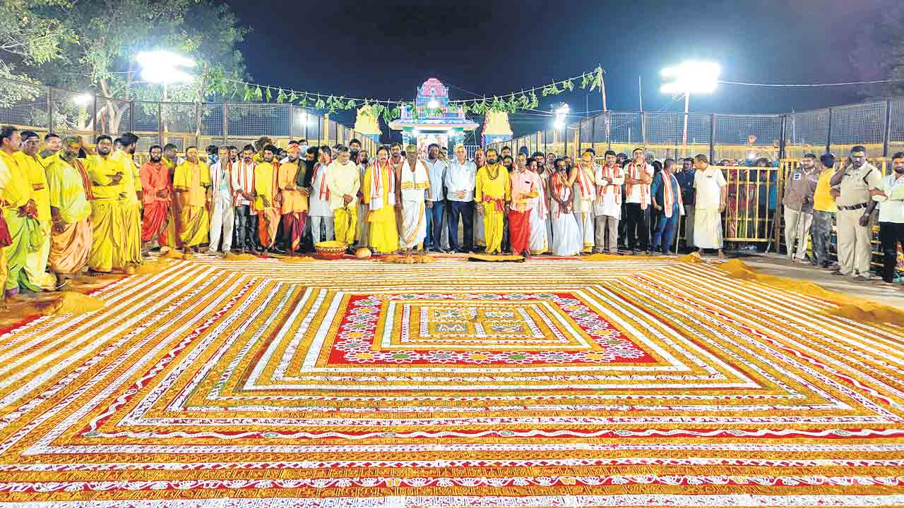 వైభవంగా ‘మల్లన్న’ పెద్దపట్నం