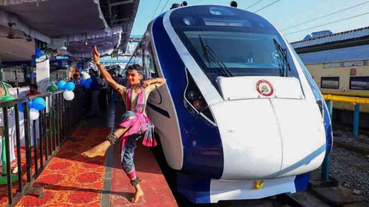 Vande Bharat | సికింద్రాబాద్ – విశాఖ మ‌ధ్య ప‌ట్టాలెక్కిన మ‌రో వందేభార‌త్.. ప్రారంభించిన మోదీ