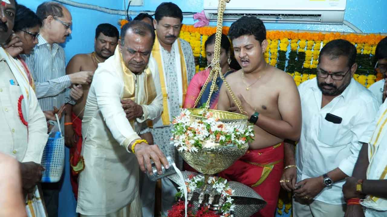 Minister Komatireddy | త్వరలోనే మహిళలకు వడ్డీ లేని రుణాలు : మంత్రి కోమటిరెడ్డి