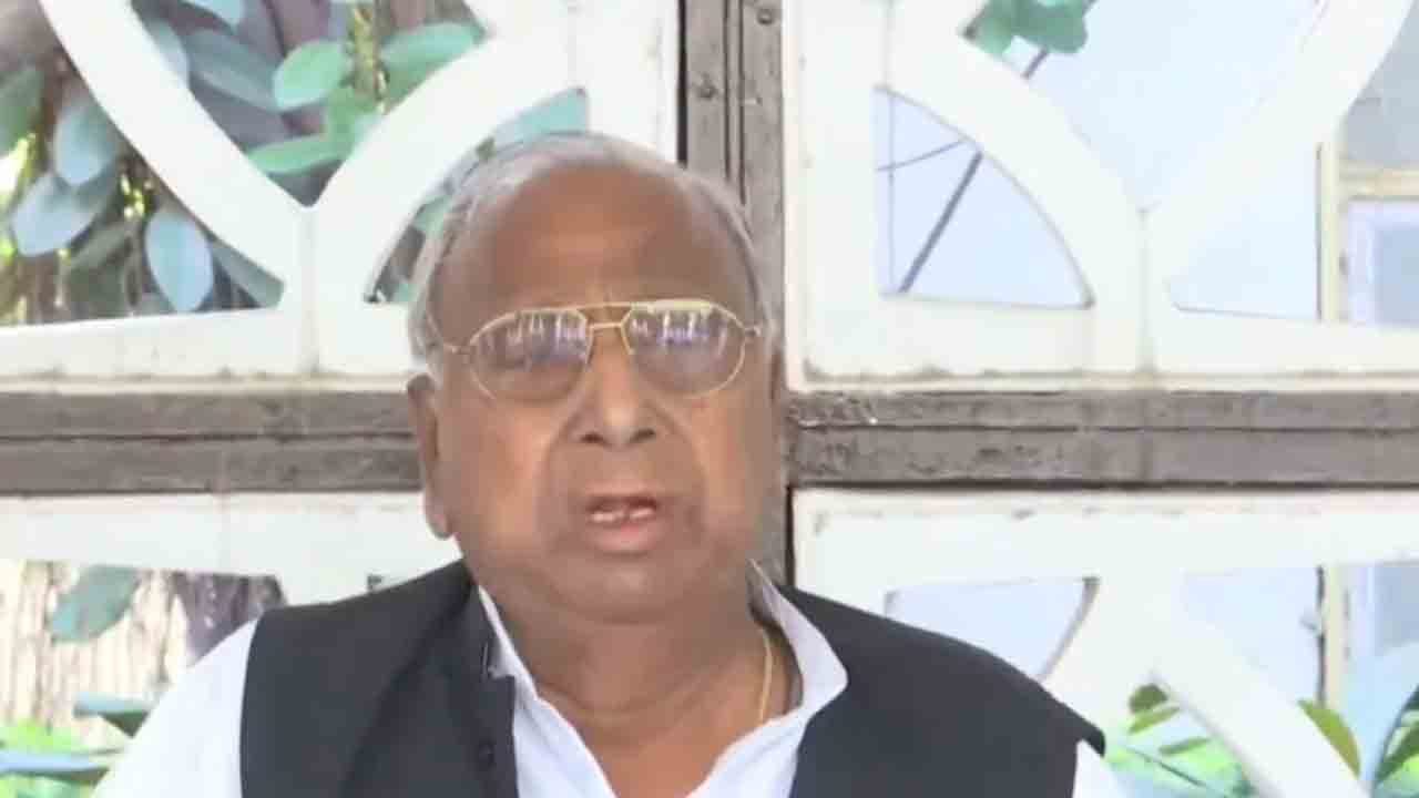 V Hanumantha Rao | భ‌ట్టి విక్ర‌మార్క నా మీద ప‌గ ప‌ట్టిండు.. కన్నీరు పెట్టుకున్న వీ హ‌నుమంత‌రావు