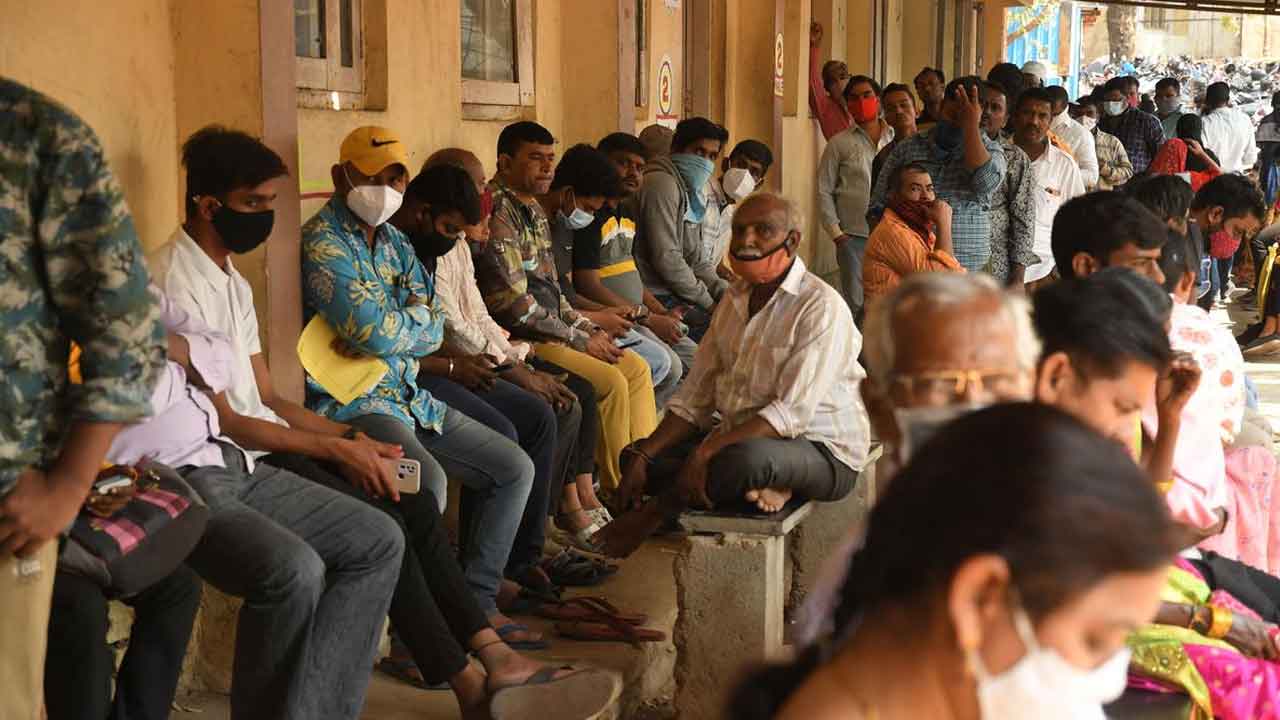 Gummadidoddi | గుమ్మడిదొడ్డికి ఏమైంది? తెలియని రోగంతో ఇబ్బందులు పడుతున్న ప్రజలు