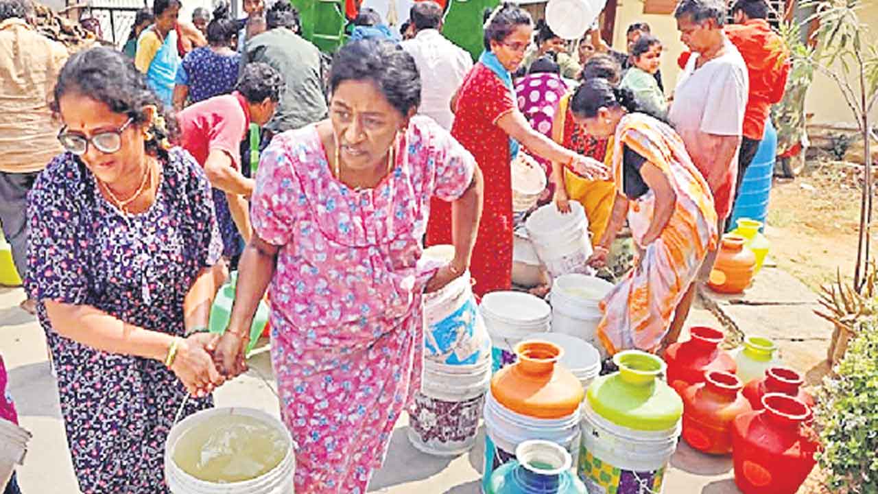 Bengaluru | రెండు రోజులకోసారి స్నానాలు.. బెంగళూరులో ముదిరిన నీటి సంక్షోభం