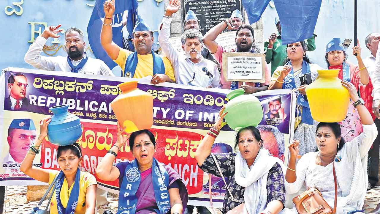 Bengaluru | బెంగళూరుకు నీటి సమస్యే లేదట!.. ప్రజలకు సమయానికి నీళ్లను అందిస్తున్నామంటున్న కర్ణాటక డిప్యూటీ సీఎం