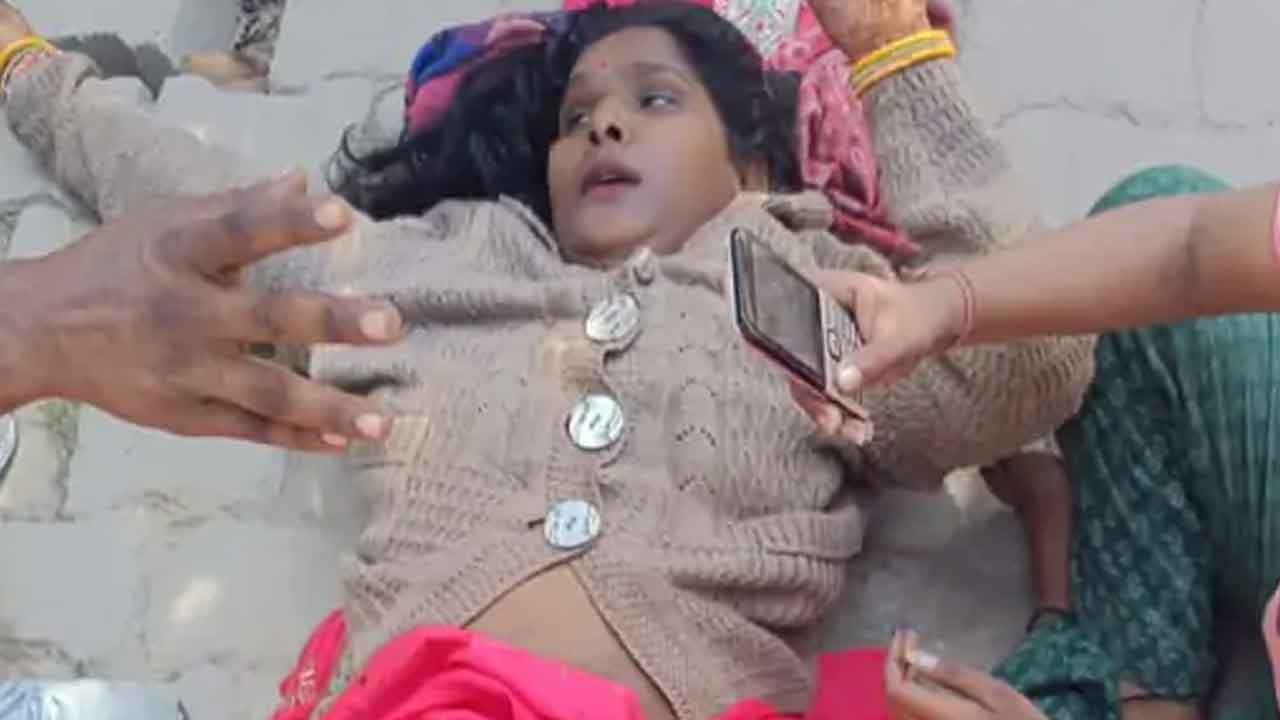 TTE | జనరల్‌ టికెట్‌తో ఏసీ కోచ్‌ ఎక్కిందని.. రైలు నుంచి మహిళను గెంటేసిన టీటీఈ