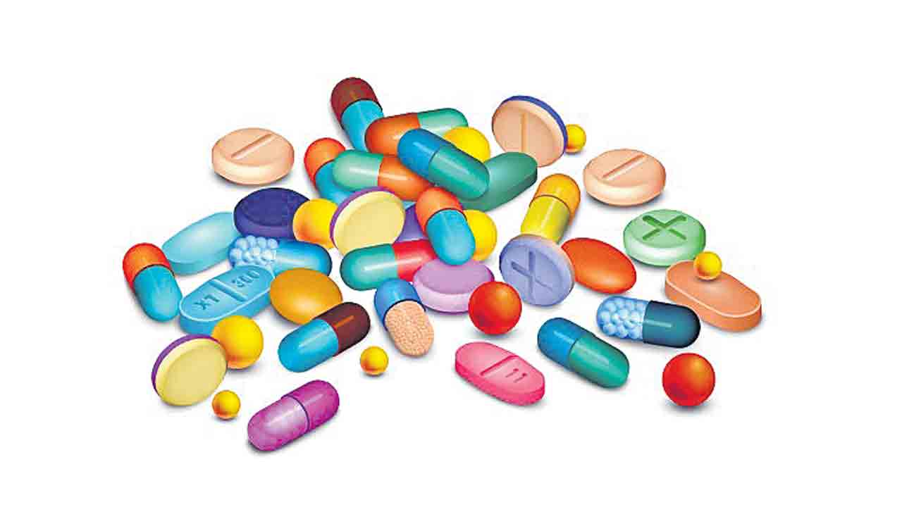 ఫార్మా కంపెనీపై డీసీఏ దాడులు