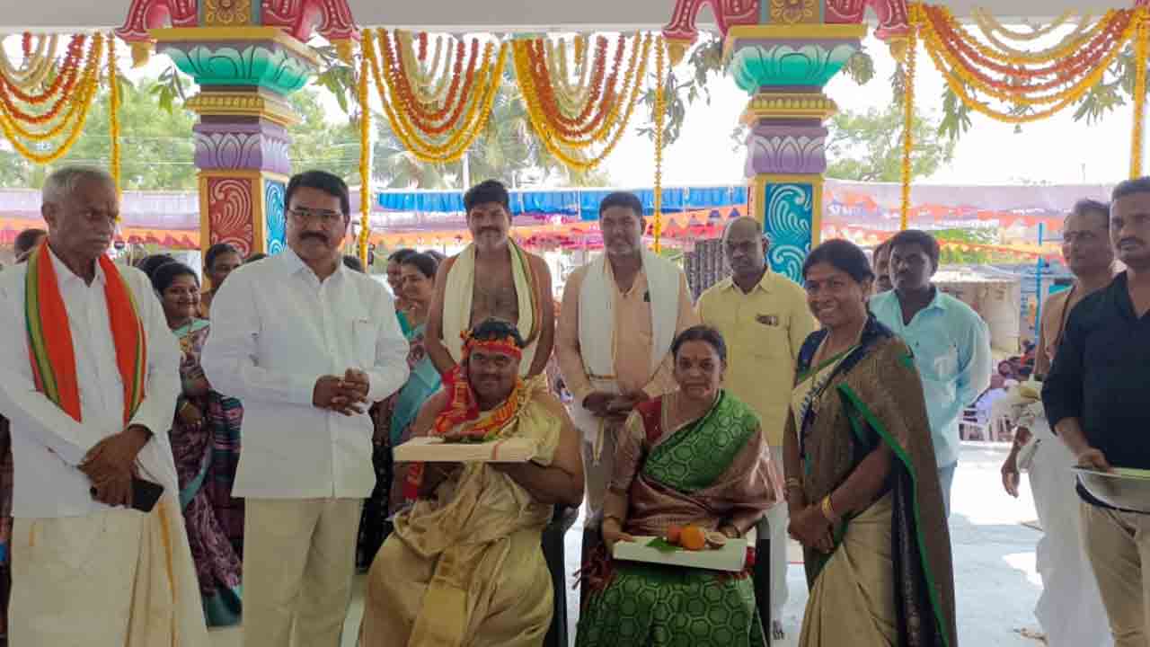 భక్తిభావాన్ని పెంపొందించుకోవాలి