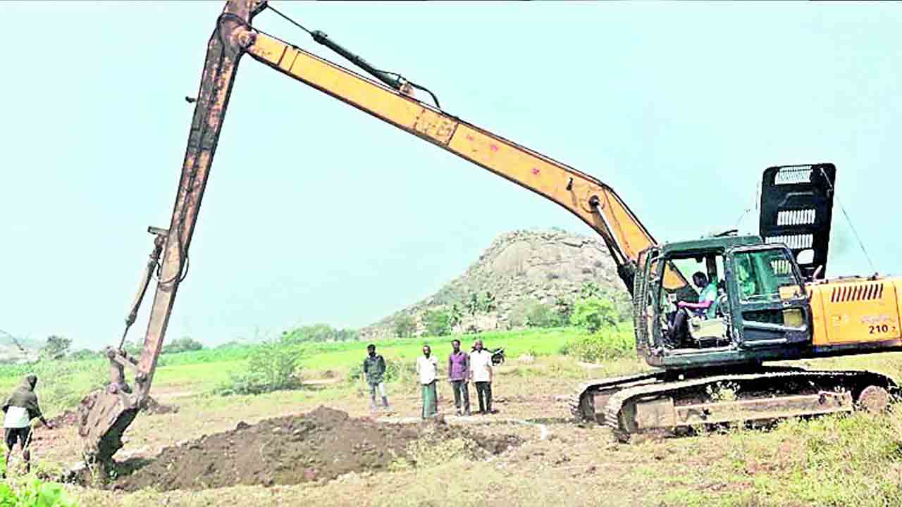 సాగు నీటికి భగీరథ యత్నం