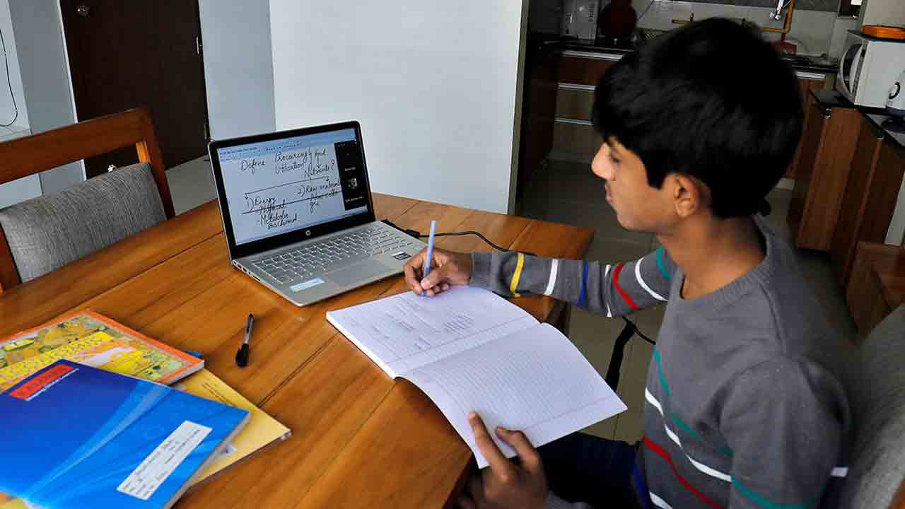 ఐఐటీ, నీట్‌పై ఉచిత ఆన్‌లైన్‌ తరగతులు