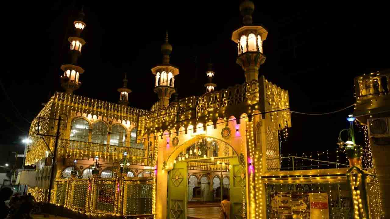 చాంద్‌ దిఖా.. ఈద్‌ ఆయా..