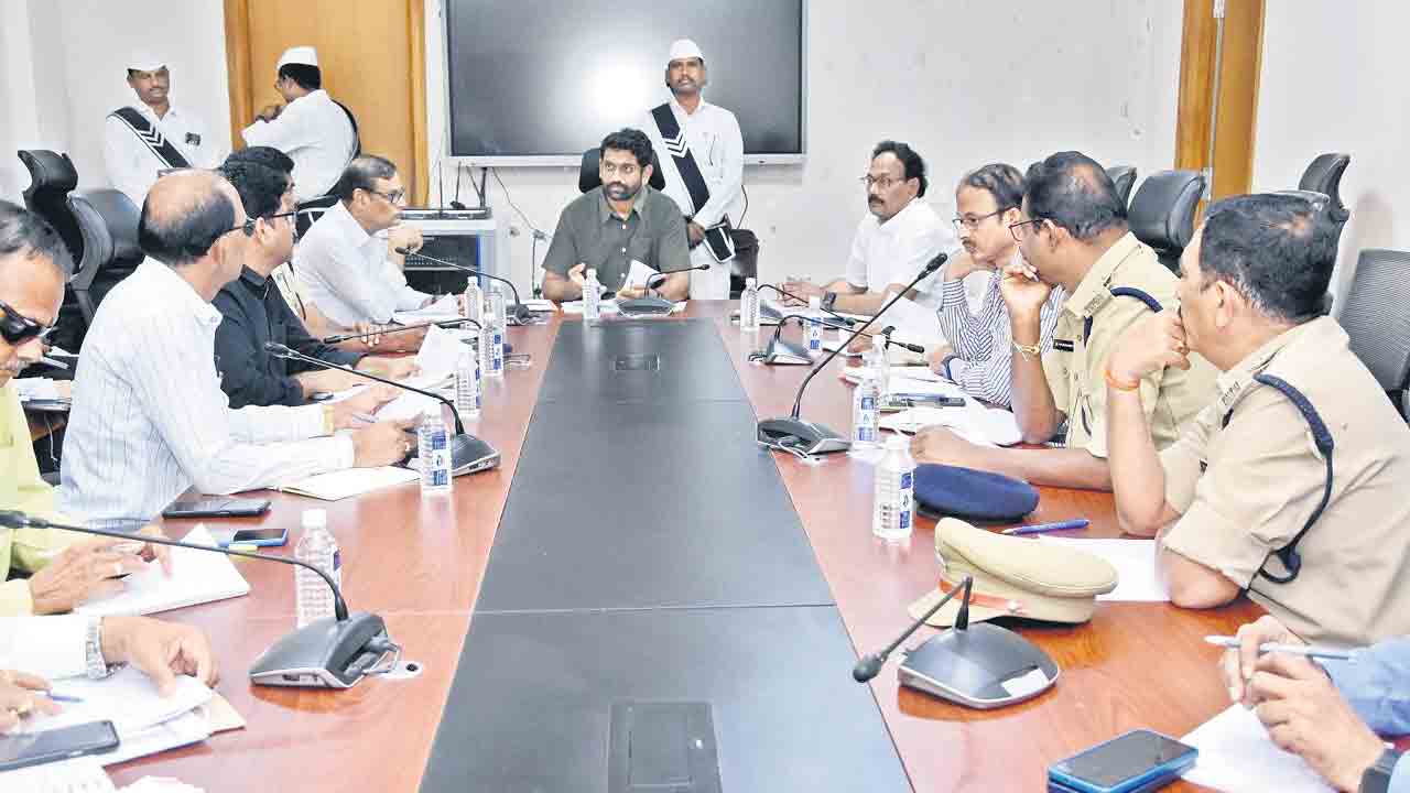 ఎన్నికలు సజావుగా నిర్వహించాలి