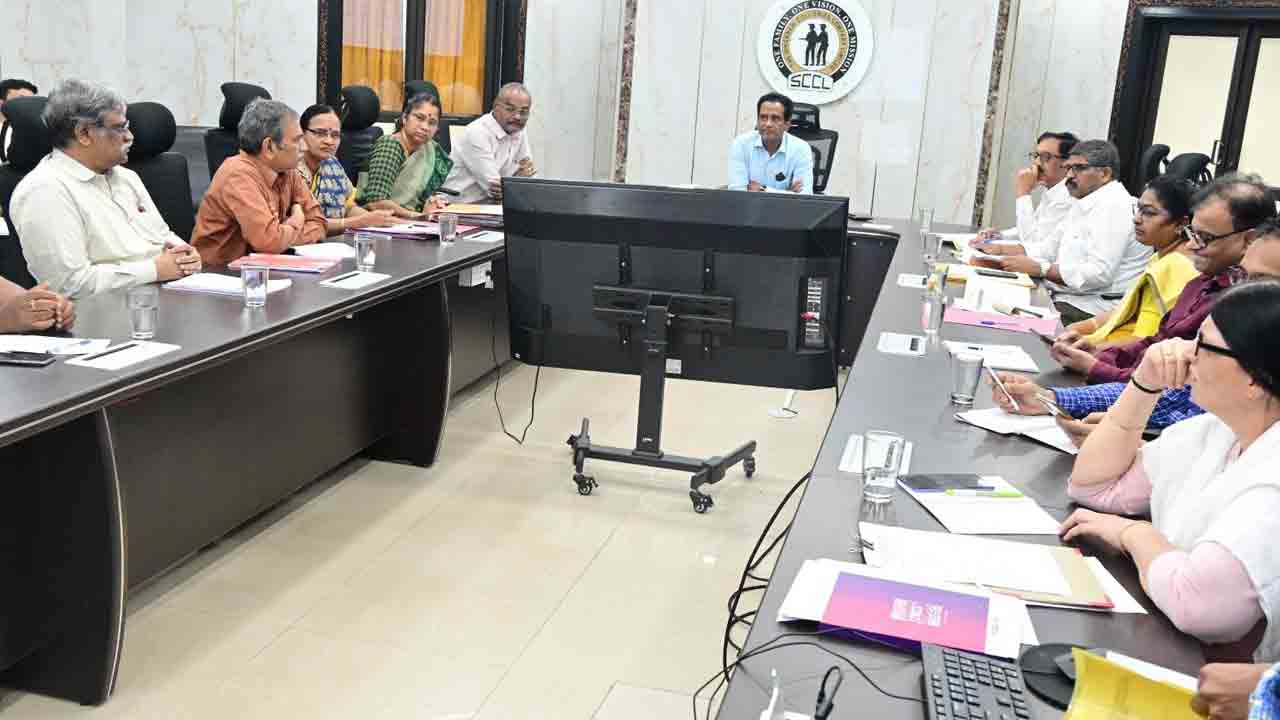 రిటైర్డ్‌ ఉద్యోగులు లైఫ్ సర్టిఫికెట్లు ఇవ్వాలి