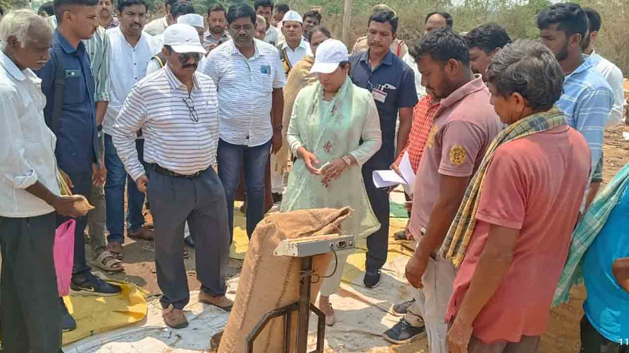 128 కేంద్రాల్లో ధాన్యం కొనుగోళ్లు