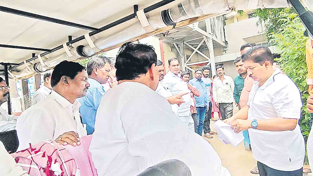 భవన నిర్మాణ పనులను త్వరగా ప్రారంభించాలి