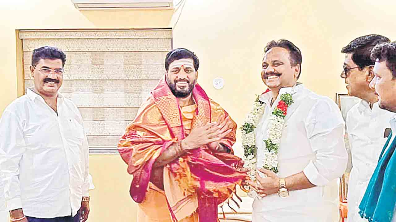 బసవలింగ సంస్థాన్‌లో ‘గాలి ’