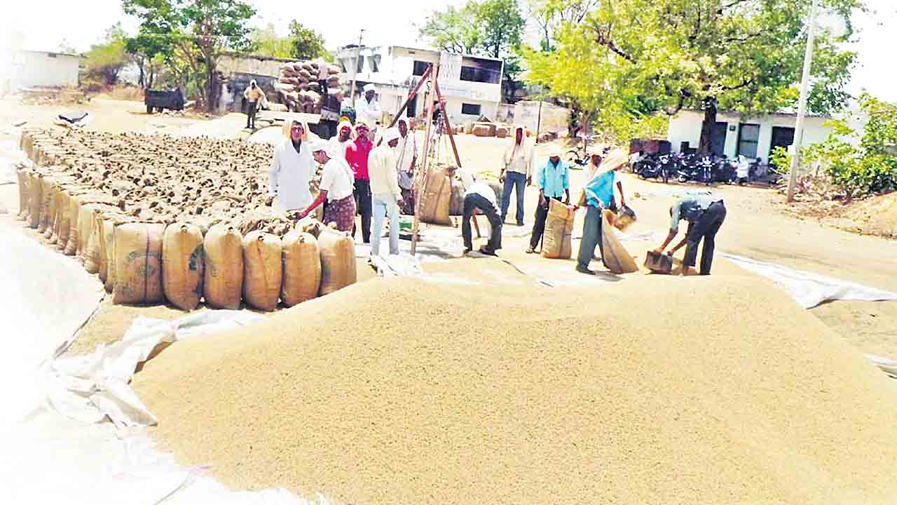 సివిల్‌ సప్లయ్‌లో గందరగోళం