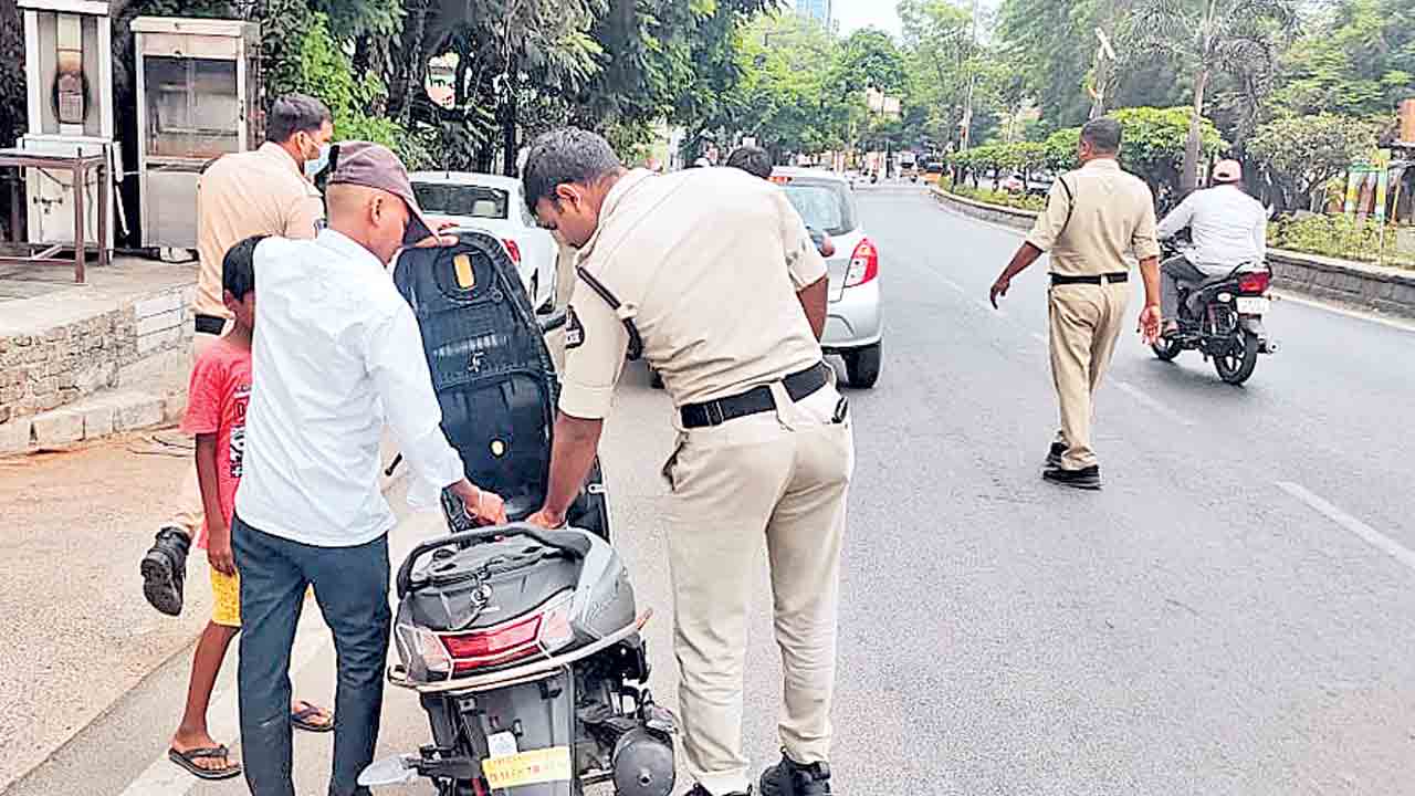 కొనసాగుతున్న తనిఖీలు