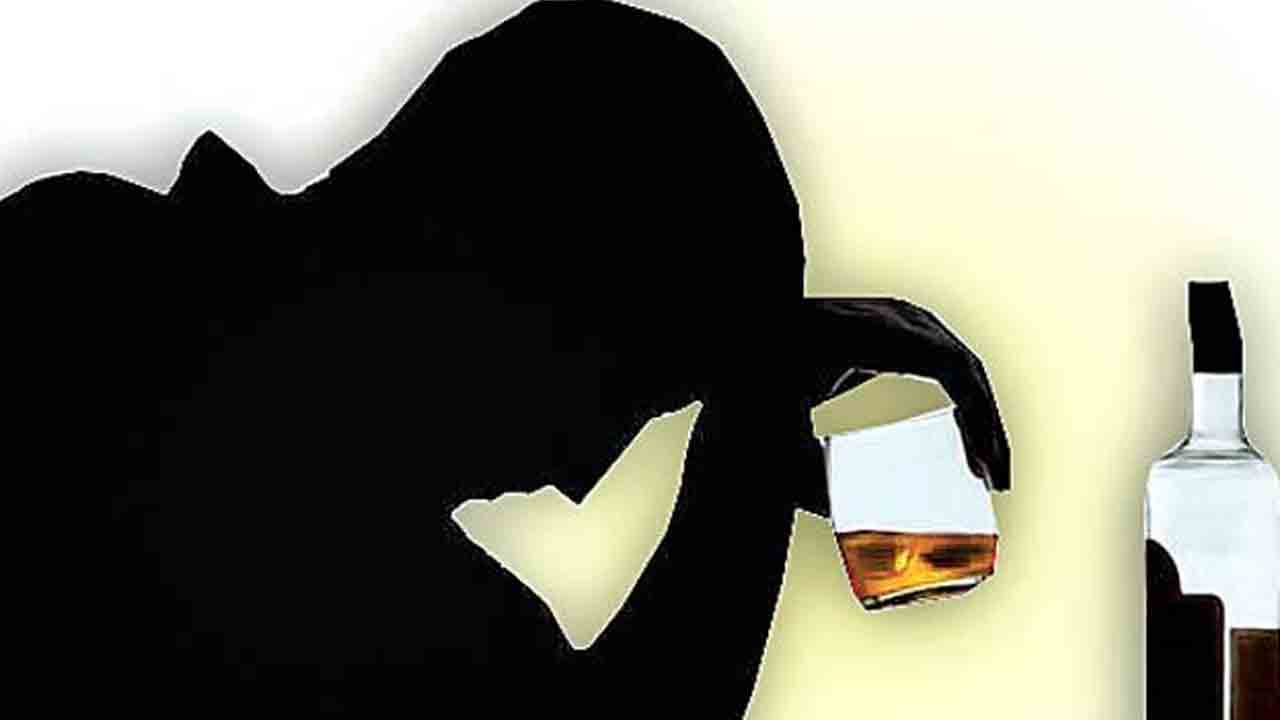 Crime News | మద్యం మత్తులో సైకో వీరంగం