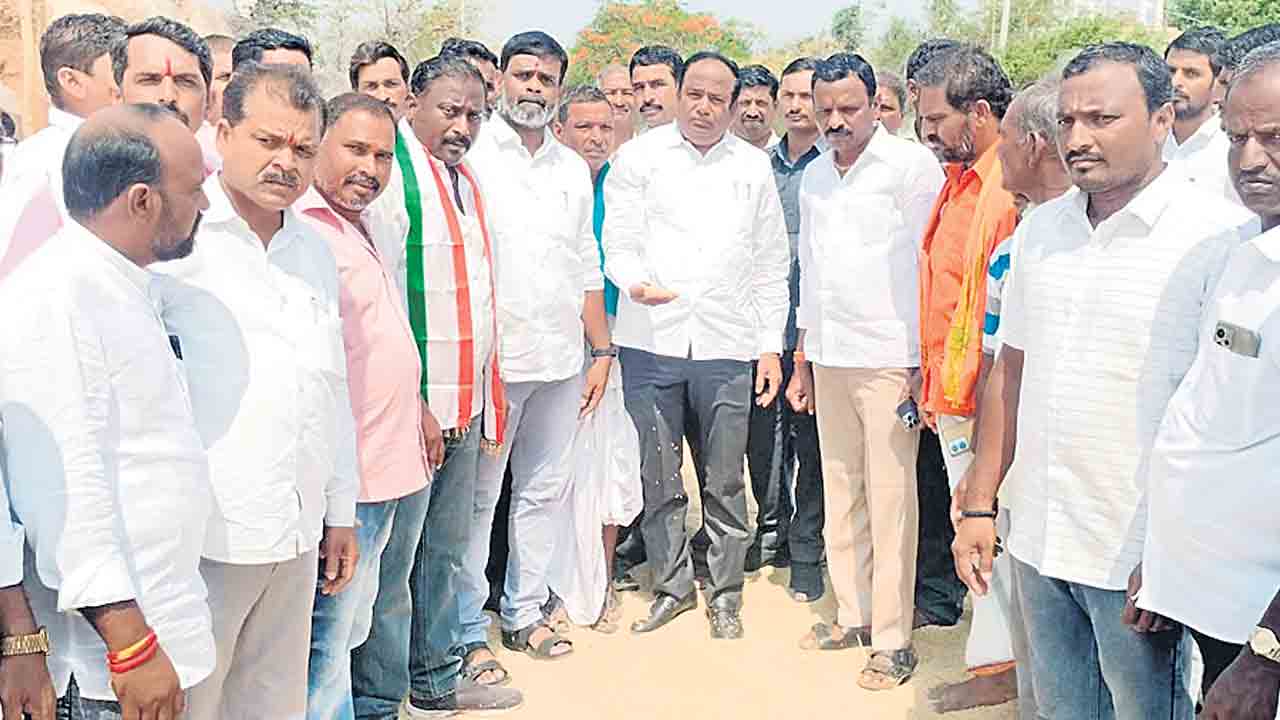 ప్రభుత్వ కేంద్రాల్లోనే ధాన్యం విక్రయించాలి