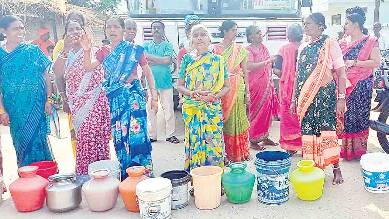 యాడారంలో తాగునీటి కష్టాలు