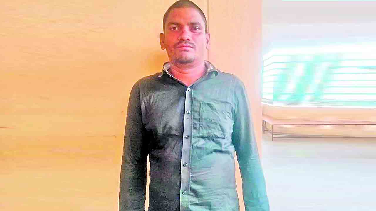 అంబర్‌ ప్యాకెట్‌ ఇవ్వలేదని..