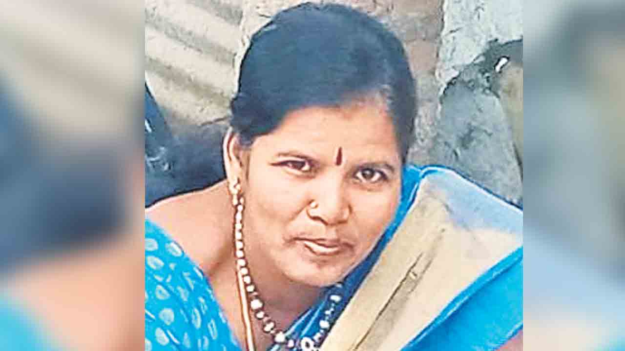 వడదెబ్బతో ఉపాధి హామీ కూలీ మృతి