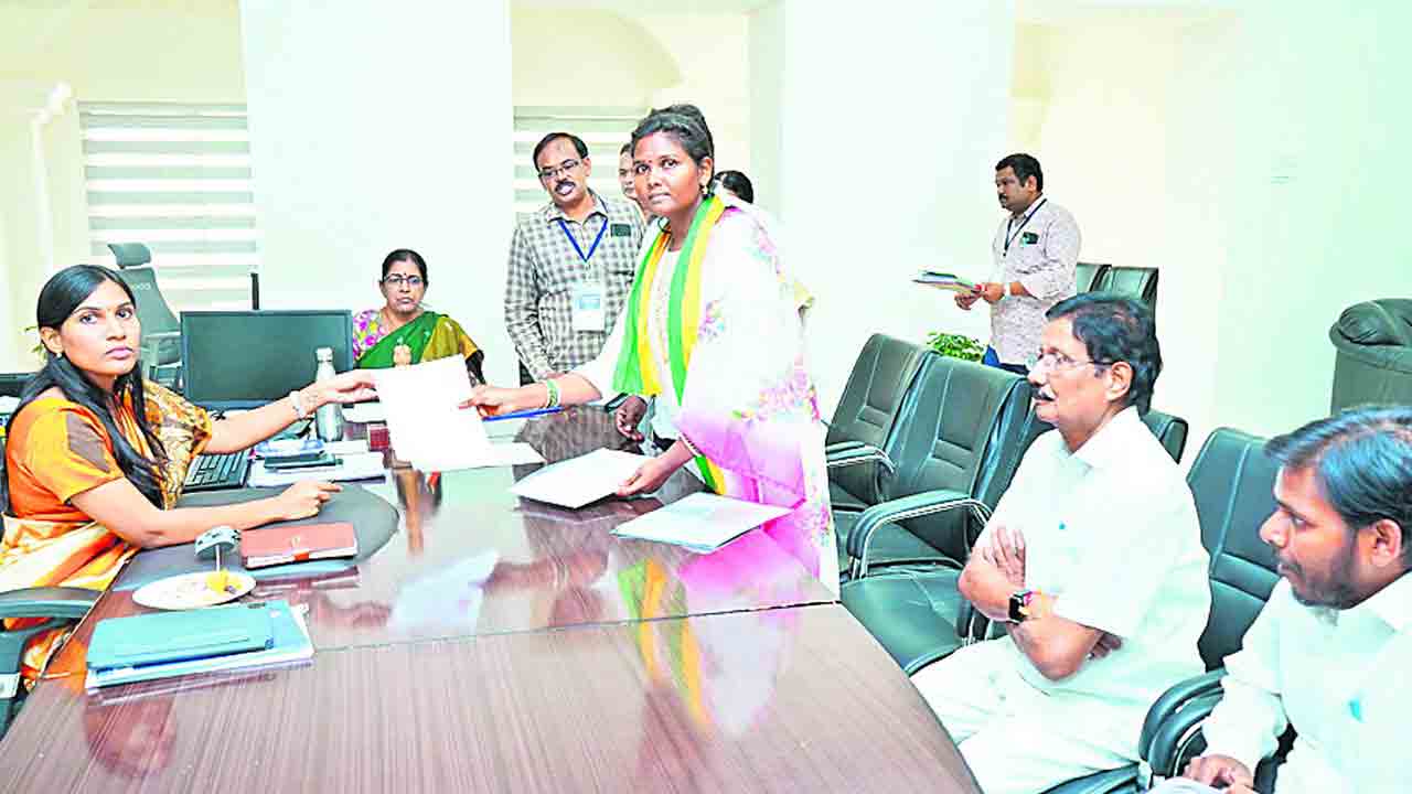 నామినేషన్లు షురూ..