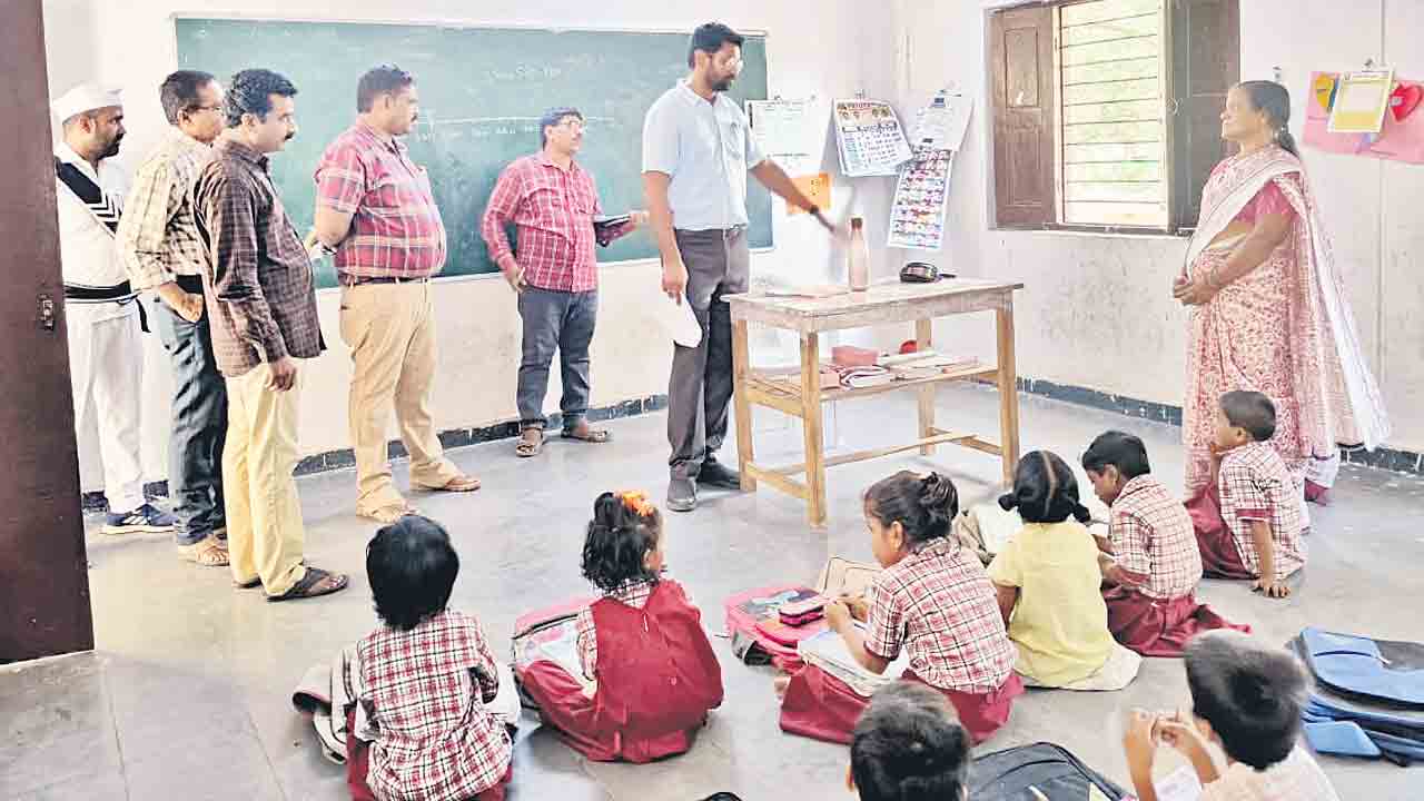 మౌలిక సదుపాయాలు కల్పించాలి