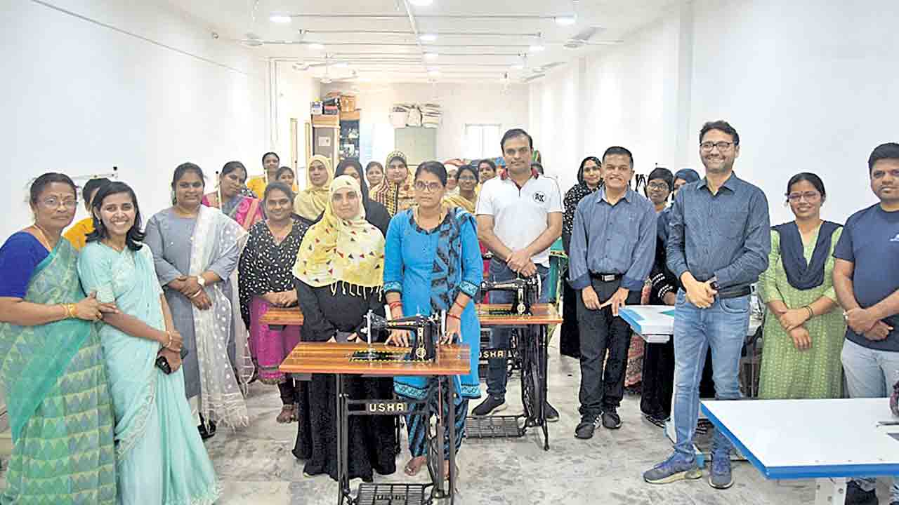 ఆర్థిక స్వావలంబన.. మహిళలకు ఉపాధి కల్పన