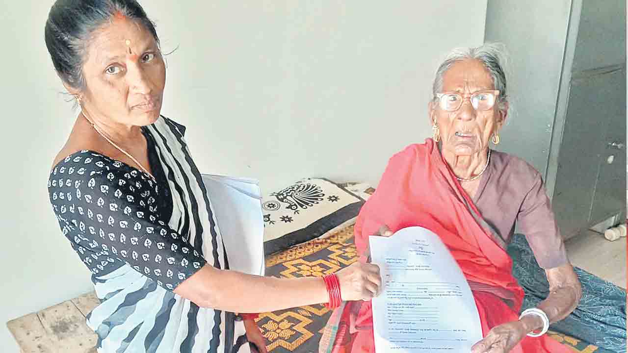 ఇంటి వద్దే ఓటు హక్కు