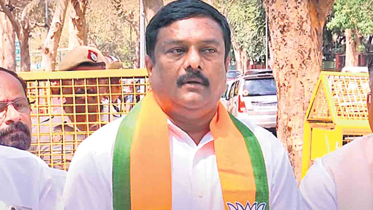 Maheshwar Reddy | ఆగస్టు 15 దాక సీఎంగా ఉంటవో లేదో!.. రేవంత్‌రెడ్డి ఎప్పుడు ఏ రంగు మారుస్తడో: బీజేఎల్పీ నేత మాహేశ్వర్‌రెడ్డి