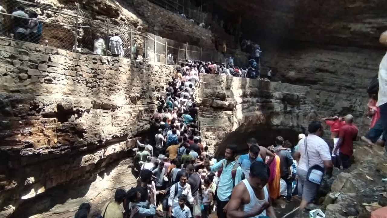 సలేశ్వరం.. జనసంద్రం