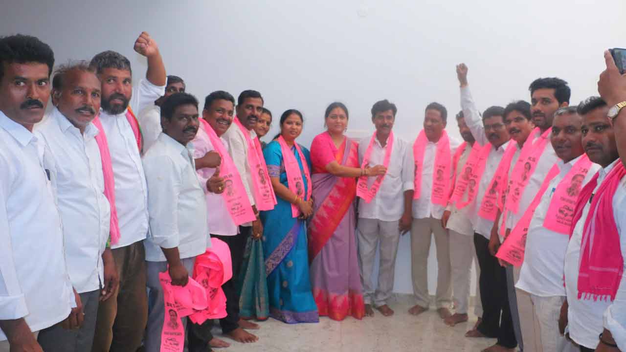 బీఆర్ఎస్లో సొసైటీ డైరెక్టర్ల చేరిక
