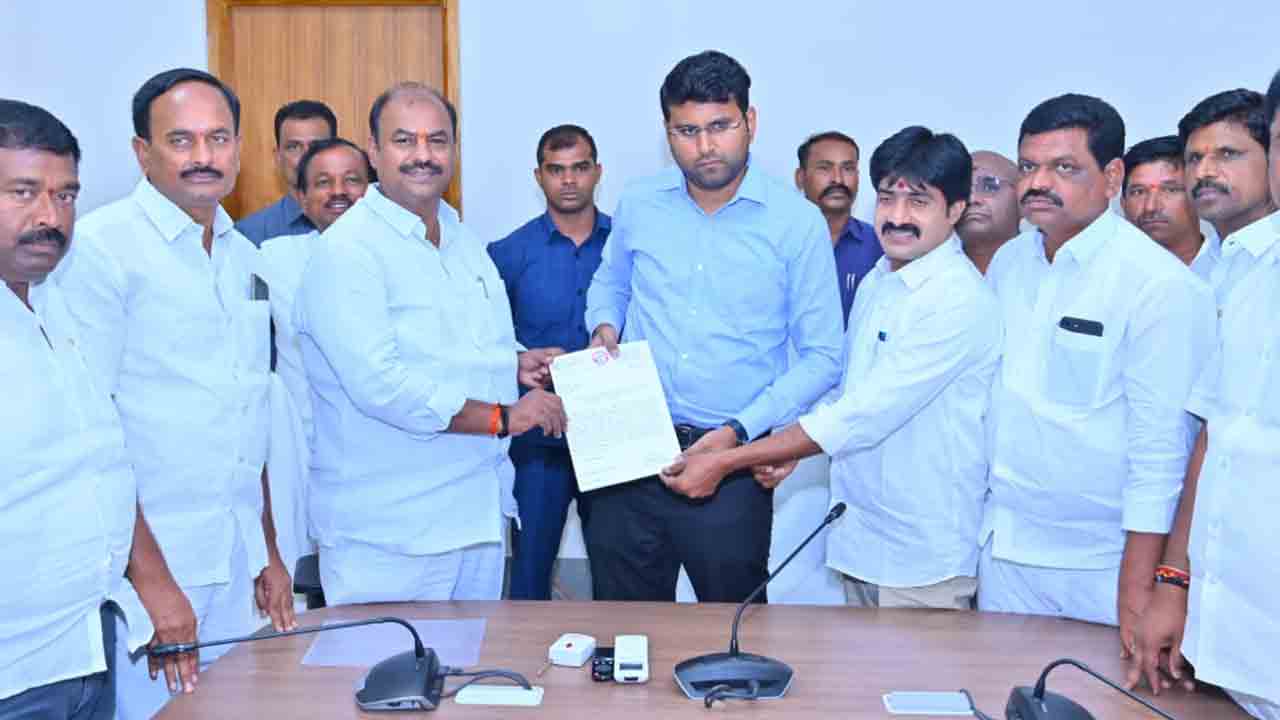 పంట నష్టాన్ని అంచనా వేయాలి