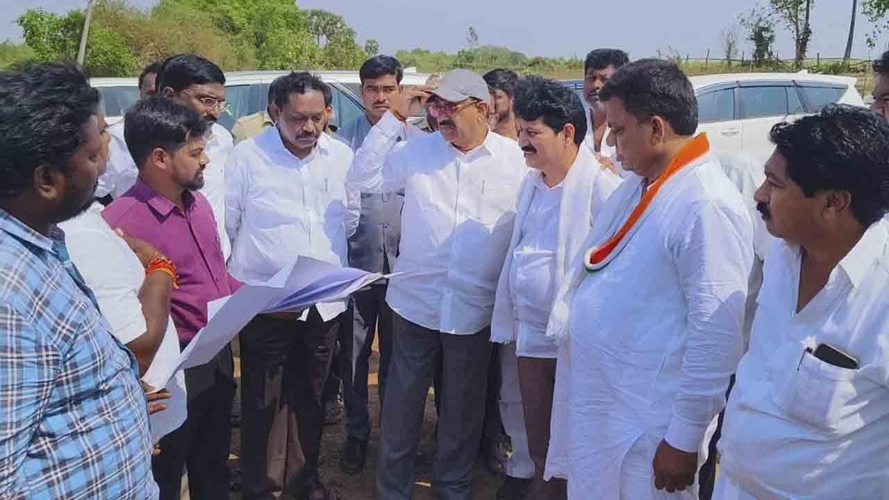 కరకట్ట పనులు జూన్ నాటికి పూర్తికావాలి