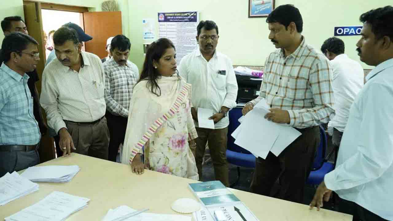 ఈవీఎం కనెక్షన్‌పై అవగాహన ఉండాలి