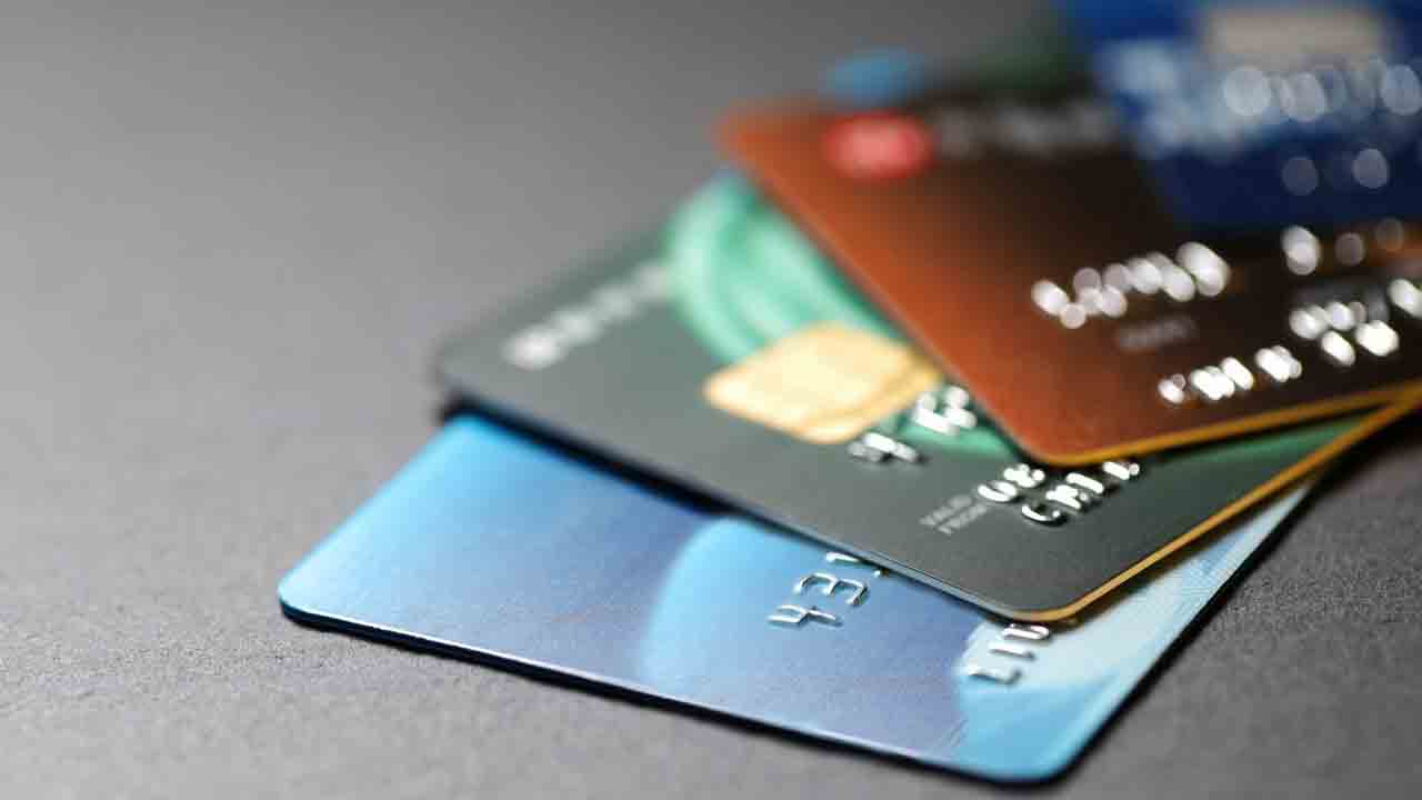 Credit Cards | లావాదేవీల్లో క్రెడిట్‌ కార్డుల హవా..