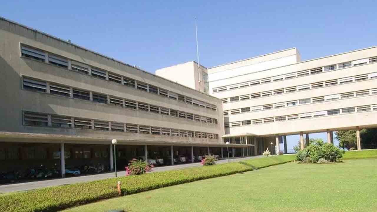 టీఐఎఫ్‌ఆర్‌లో ఉన్నత విద్యావకాశాలు