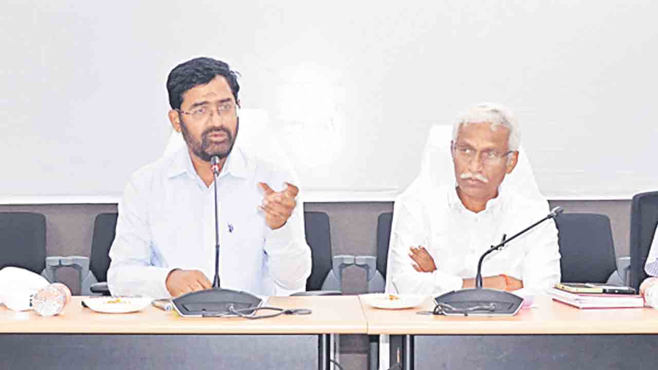 నిర్దేశాలు లక్ష్యానికి చేరుకోవాలి